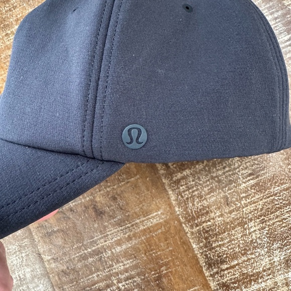 Classic Black Baseball Cap - Picture 3 of 4